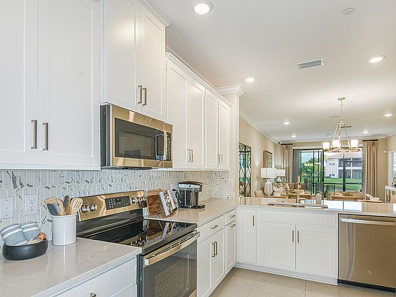 5th image of 23445 Collina Way Unit 201
