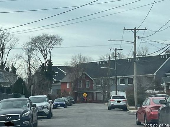 Exterior Neighborhood (street photo)