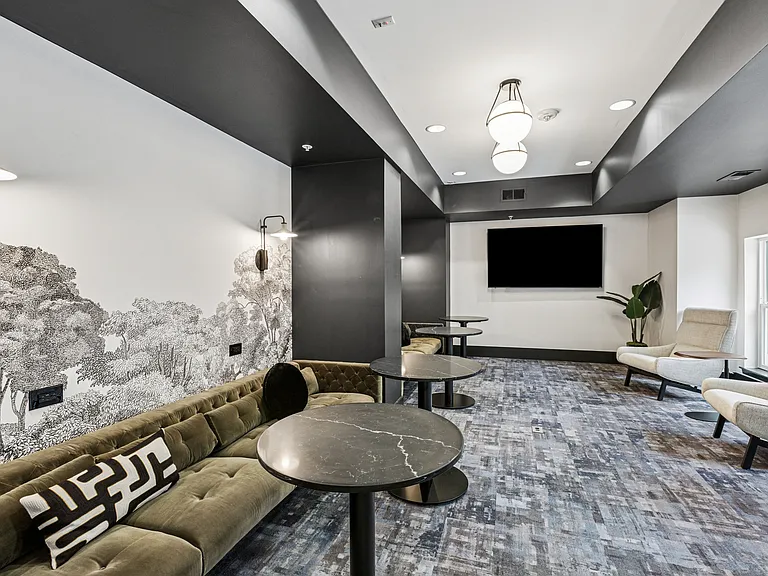 City House Apartments — Photo 20