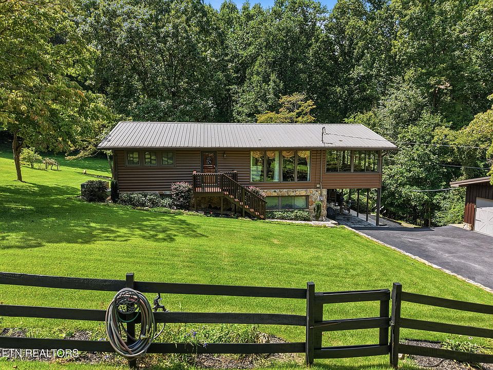 1st image of 973 Ridge Circle Rd