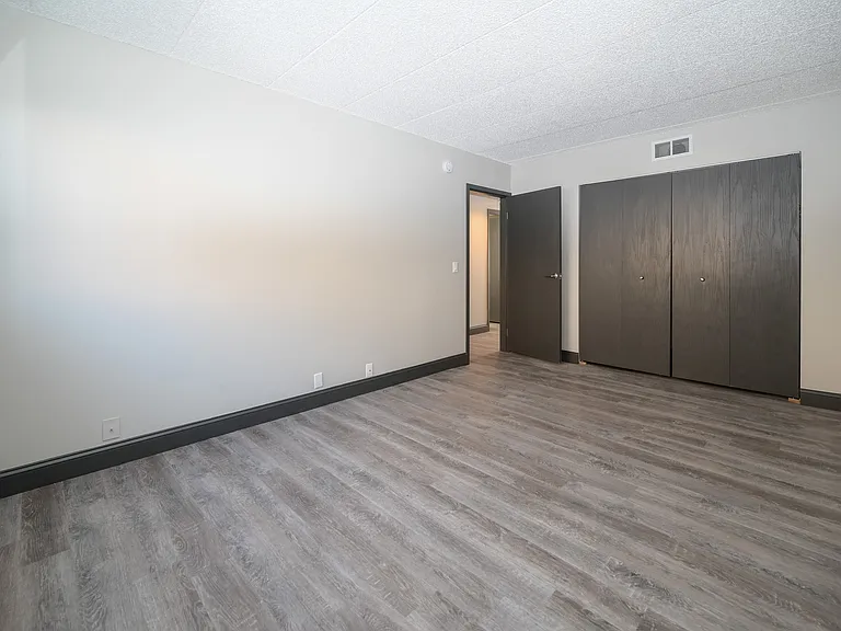 Northern Hills Apartments — Photo 11