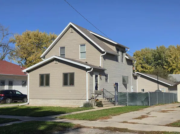 917 8th St, Sheldon, IA 51201