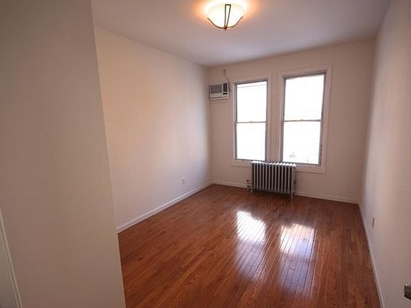 3rd image of 280 Saint Pauls Ave #2