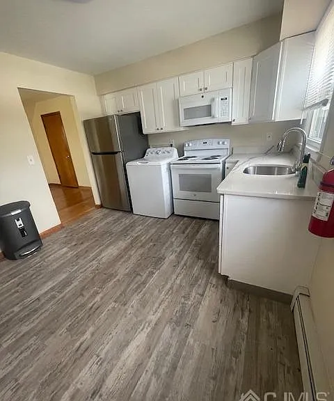 1160 Roosevelt Ave — Photo 4