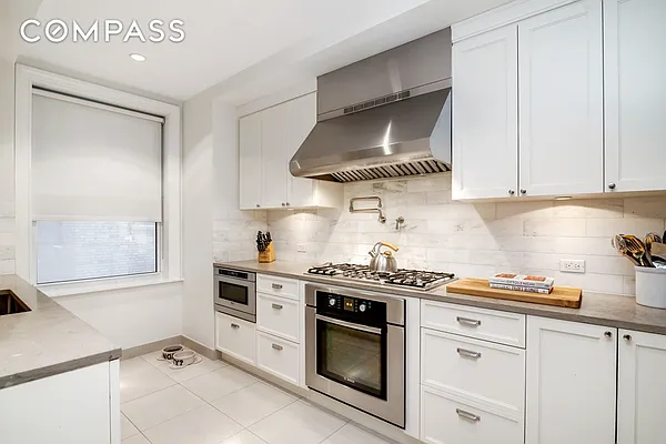 Sold by Compass | media 21