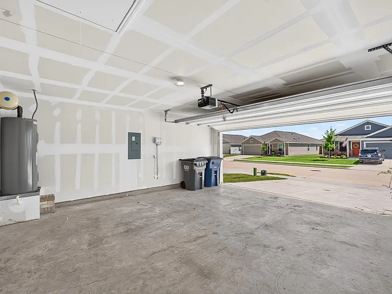 320 Dewberry St — Photo 25