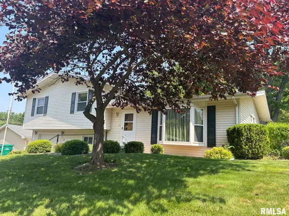 218 W Kurlene Dr, Macomb, IL 61455