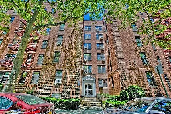 1st image of 711 Montauk Ct APT 4B