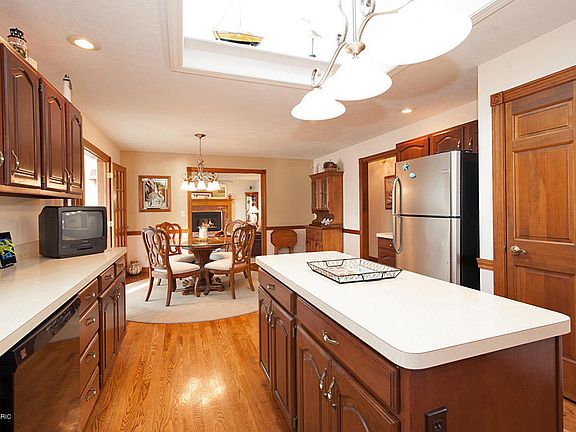 3rd image of 14838 Elm Dr