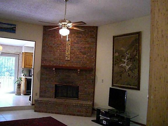 4th image of 3642 Country Club Dr W