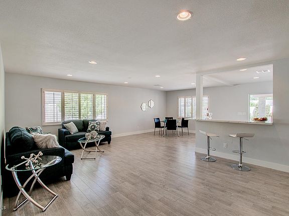 HUGE ENTERTAINMENT AREA