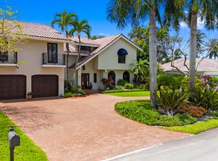 8540 N Lake Dasha Dr, Plantation, FL 33324