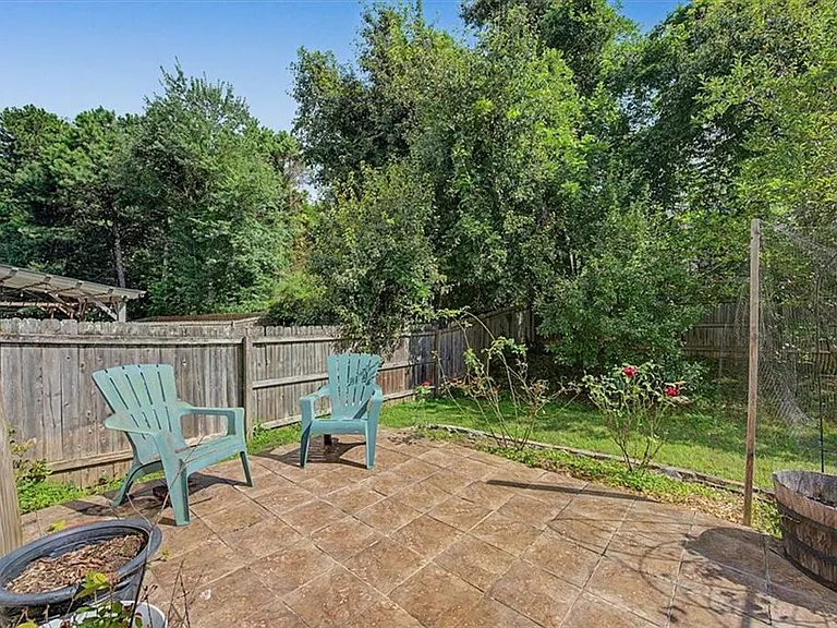 2025 Baramore Oaks Dr — Photo 21