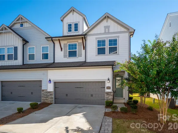 11207 Cobb Creek Ct, Charlotte, NC 28277