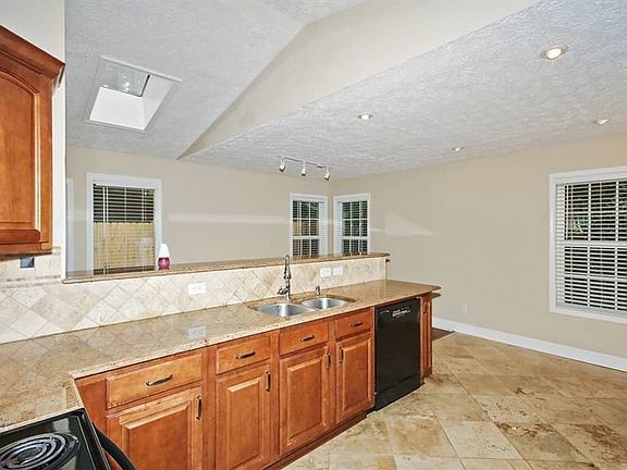 5th image of 2034 S Cove Trl