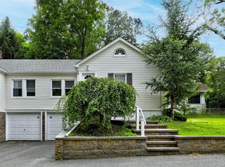 76 Norton Dr, E Northport, NY 11731