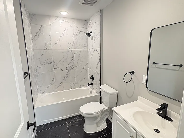 168-170 Fair St #203 — Photo 10