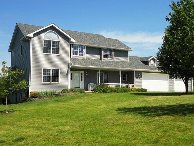 1st image of 727 Fox Run Dr