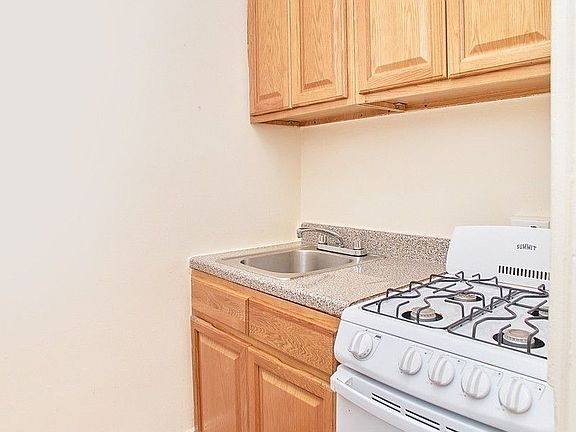 4th image of 112 W 80th St #6R