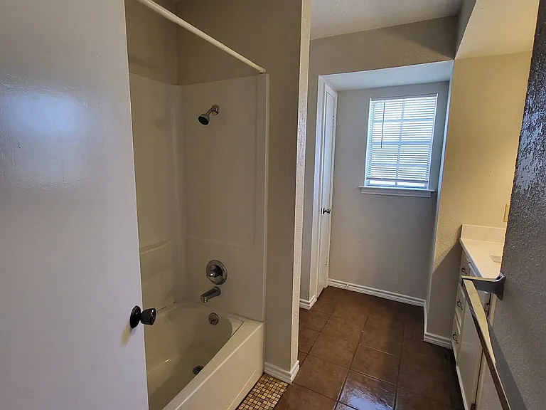 4150 Crow Rd #17 — Photo 11