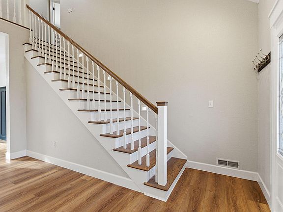 5th image of 270 E Roy Barnes Rd