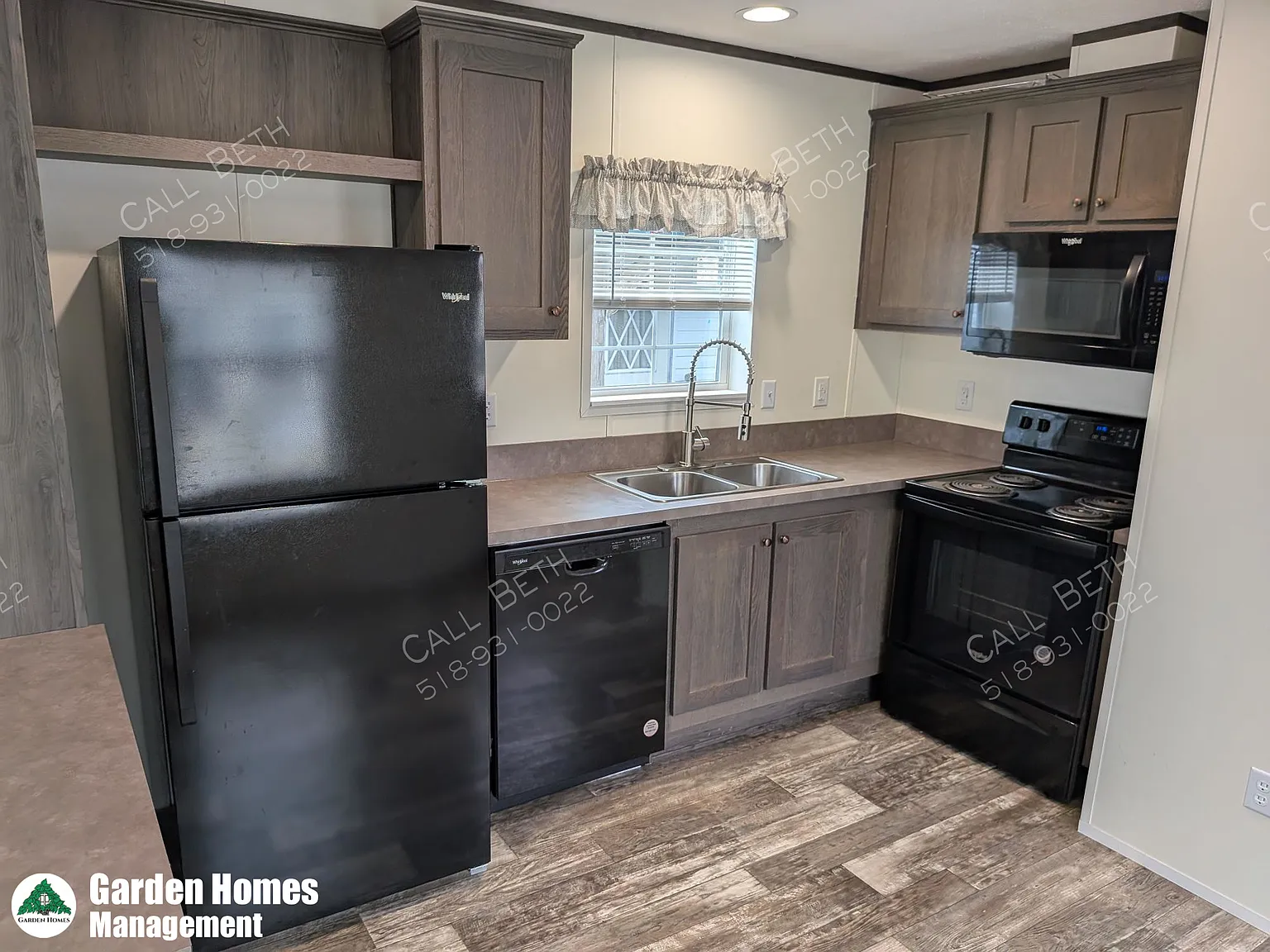 15 Krista Lane — Photo 1