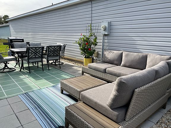 Outdoor Dining and Entertaining