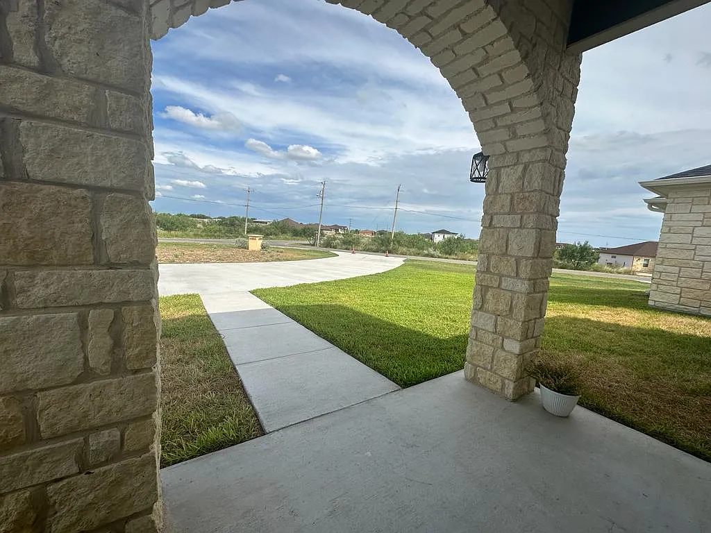 370 La Vista Dr — Photo 4