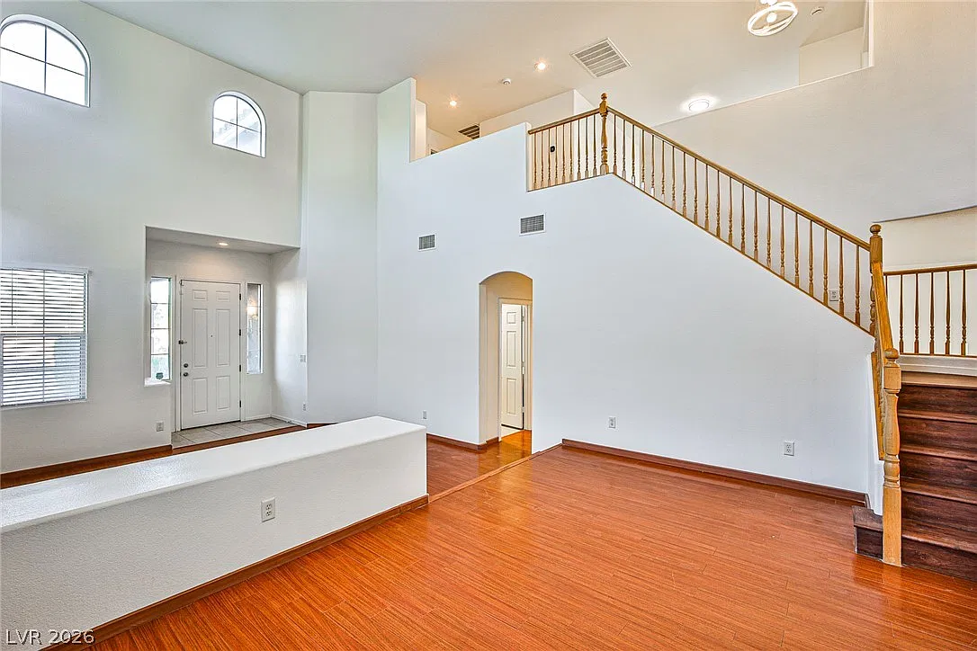 4 bed, 3.0 bath, 2678 sqft, $2,950 — Photo 4