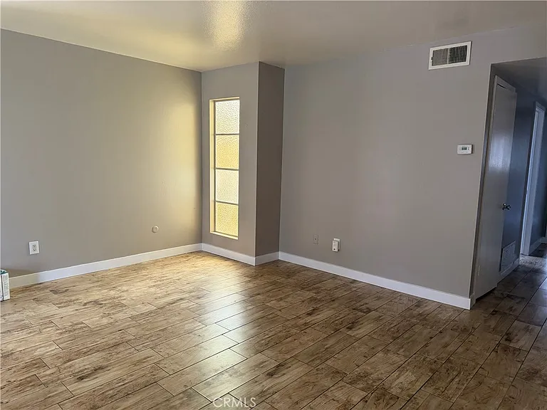619 S Cypress St #B — Photo 6