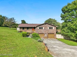 916 Bert Garner Ln, Maryville, TN 37803