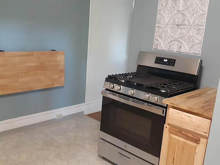38 E Union St #UPPER — Photo 4