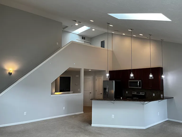 1451 N Star Ave — Photo 3