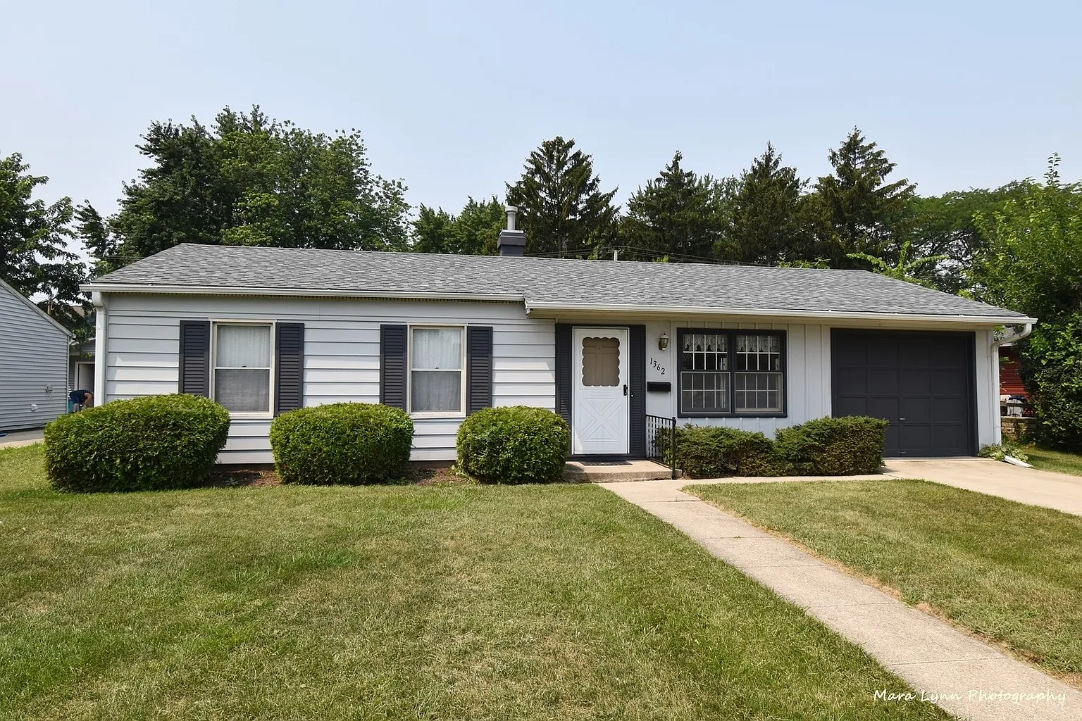 1362 Crestwood Dr photo 1