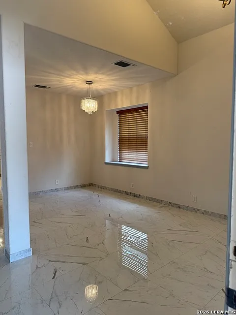 3 bed, 2.5 bath, 2025 sqft, $2,095 — Photo 4