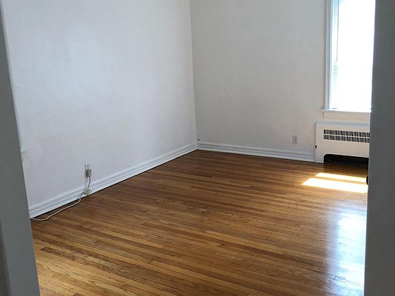 2nd image of 8014 Kingsbury Blvd APT 7