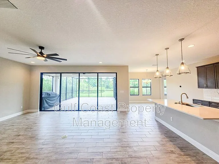 12664 Oak Hill Way — Photo 3