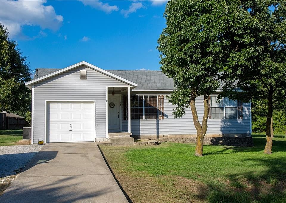 1st image of 12 Hillswick Dr