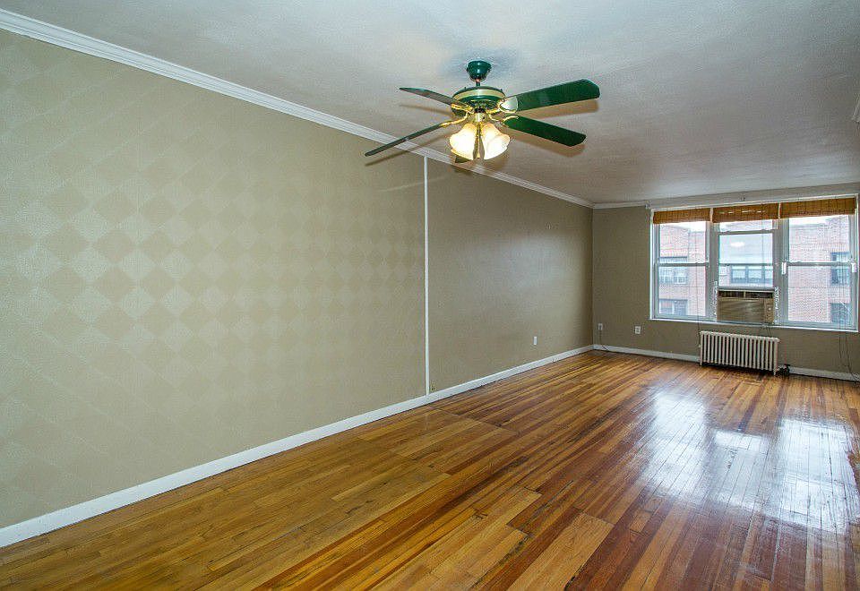1st image of 3037 49th St APT 1S