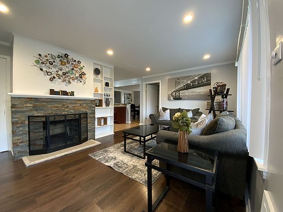 5th image of 304 Indianwood Blvd