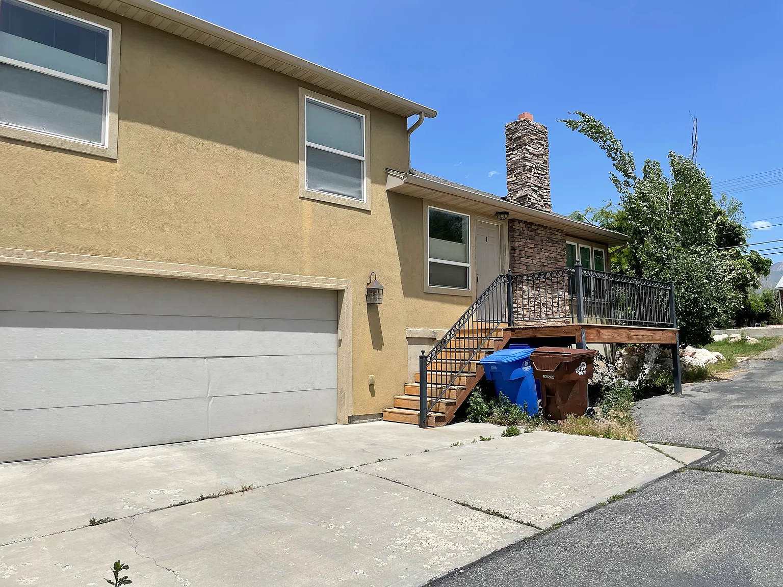 3 bed, 2000 sqft, $1,995 — Photo 3
