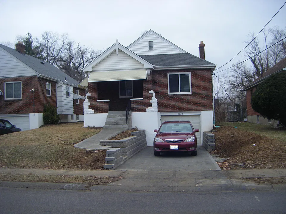 6726 Plainfield Rd