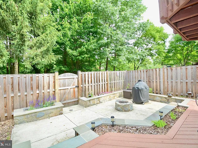 6153 Summer Park Ln — Photo 38