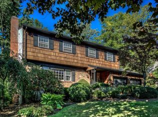 11 Tyler Pl, Nanuet, NY 10954
