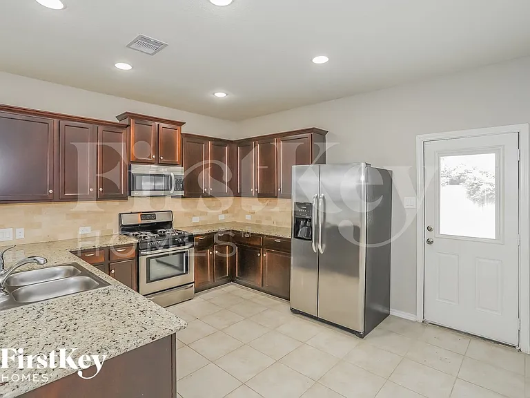 8115 Lemongrass Ave — Photo 4