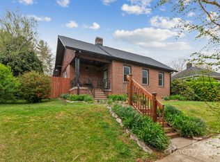24 Enka Orchard St, Candler, NC 28715