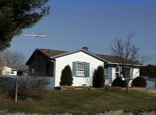 917 Pine Hill Dr, New Bedford, MA 02745