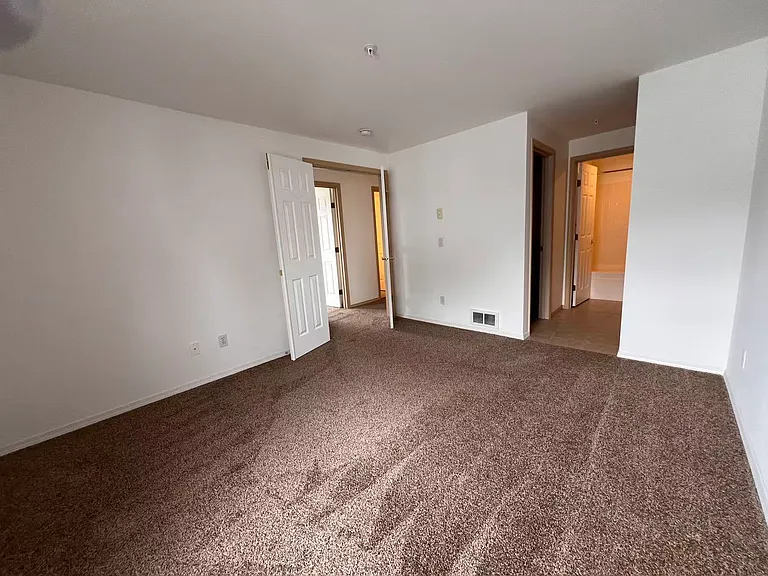 1160 Monroe Ave NE #D4 — Photo 13