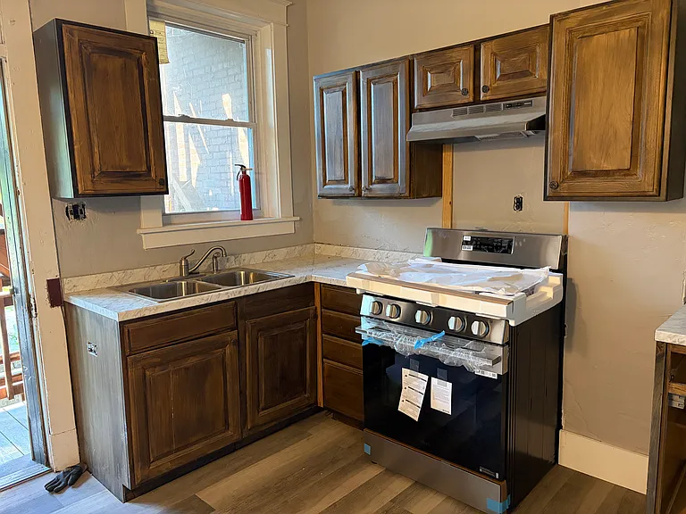 907 Chartiers Ave #2 — Photo 9