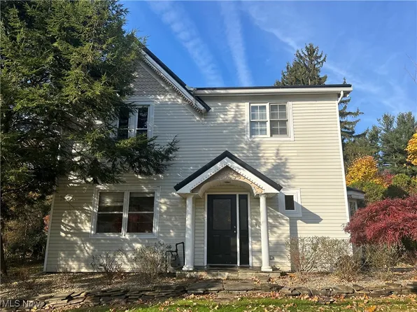 14812 S Cheshire St, Burton, OH 44021